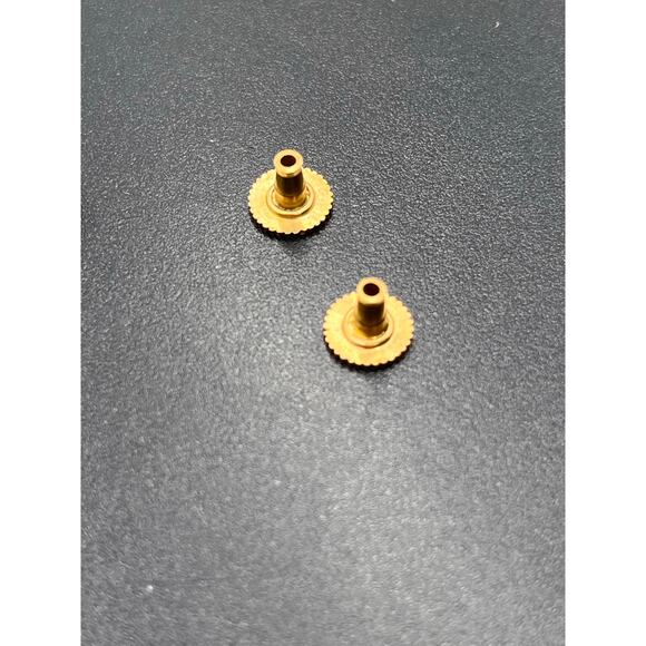 Anna Beck Designer Vintage
Sterling Silver Dot Design Square Stud Post Earrings - Picture 8 of 10